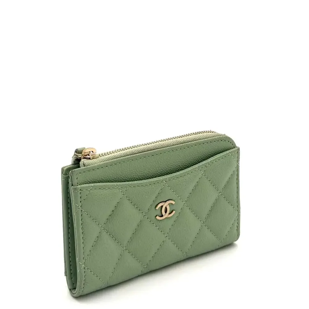 Classic Zipped Quilted Caviar Card Holder